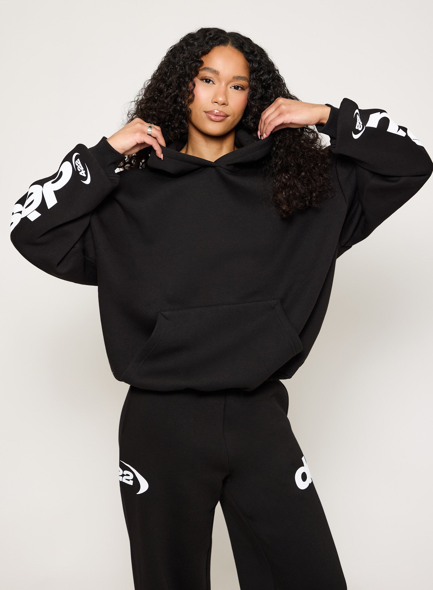 422 Hoodie - Black – Dès Vu