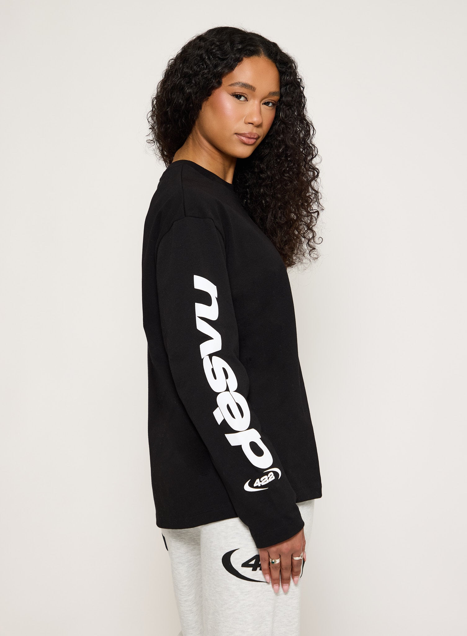 422 Long Sleeve Tee - Black – Dès Vu